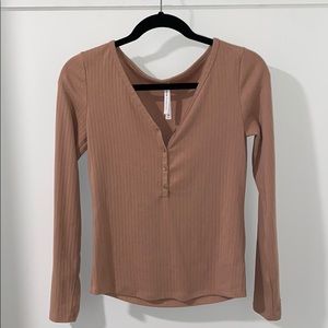Aritzia Babaton Shirt